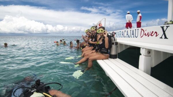 Maracajaú Diver - Lancha + Mergulho com snorkel + Mergulho Batismo com Cilindro